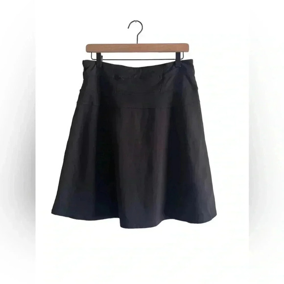 Athleta Women's Black Skirt With Zipper on the Side. Size 8T - Picture 1 of 6